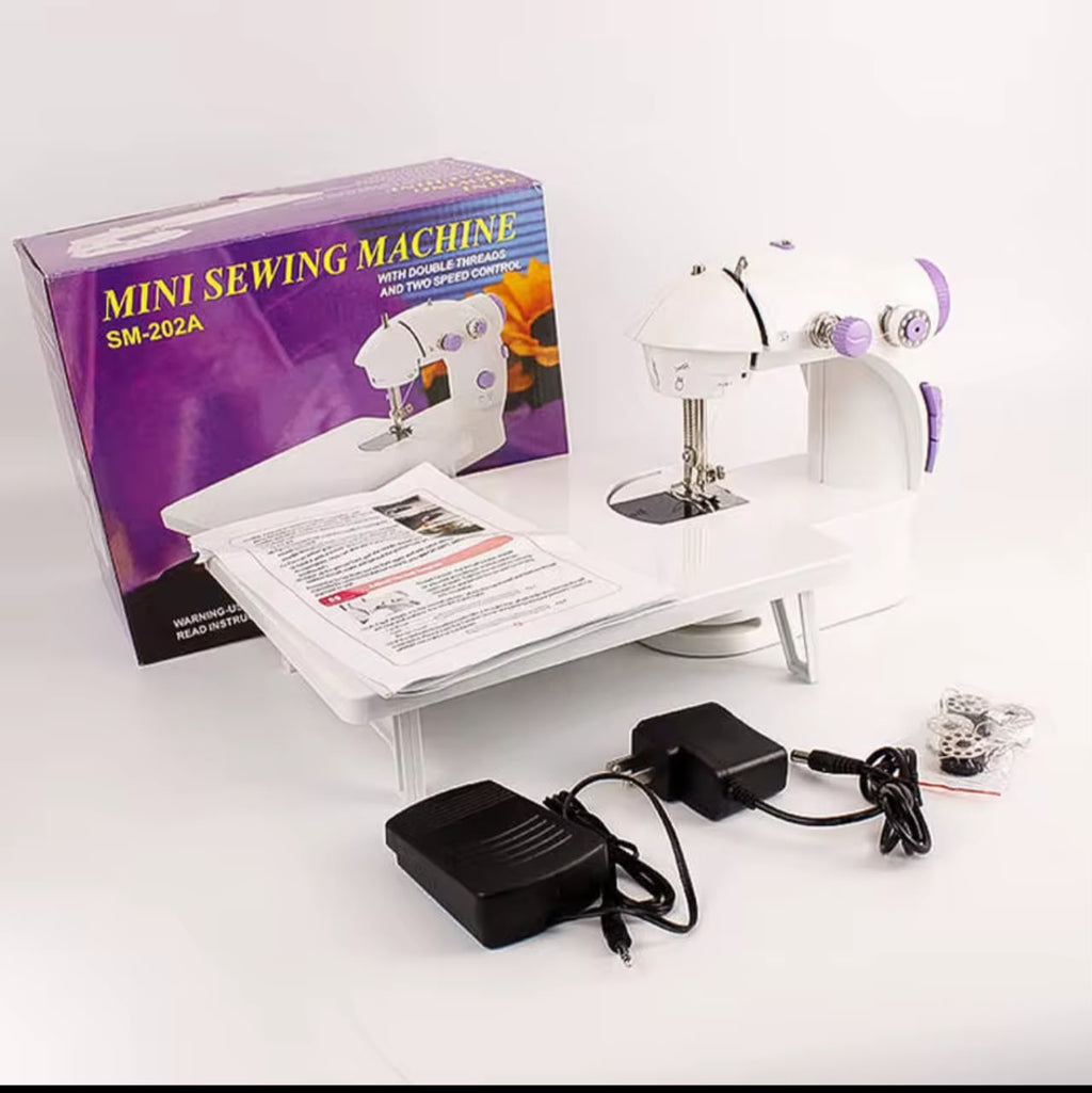 Mini Machine à Coudre avec table.